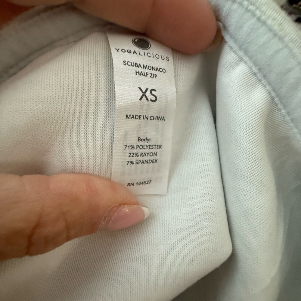 Yogalicious Zip-Up White Muscle Tee - Picture 5 of 6